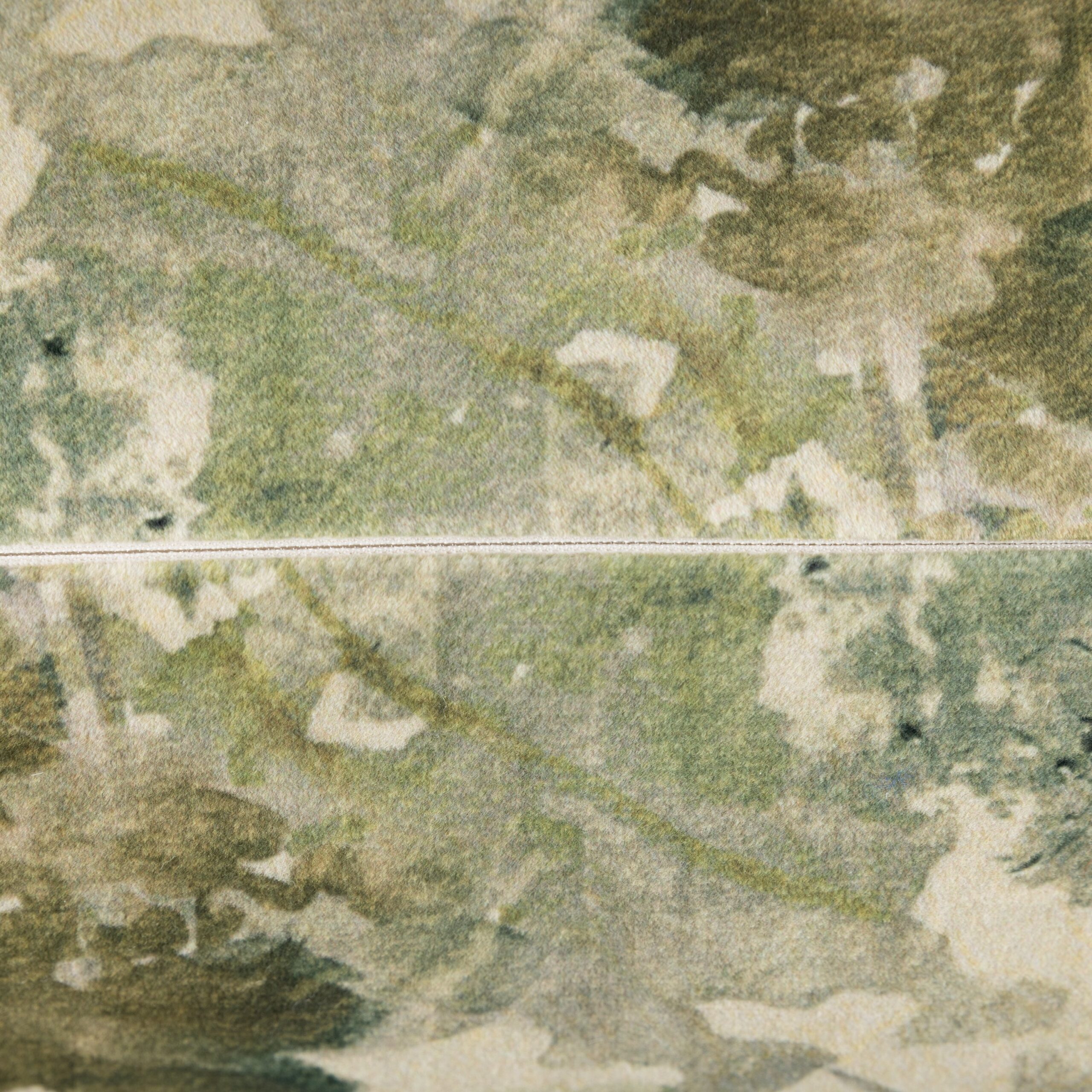 3CT1570A_4_Bryn_43x43cm_Green_Zip_6de0e114-df22-45c2-960d-881ae938e7cb